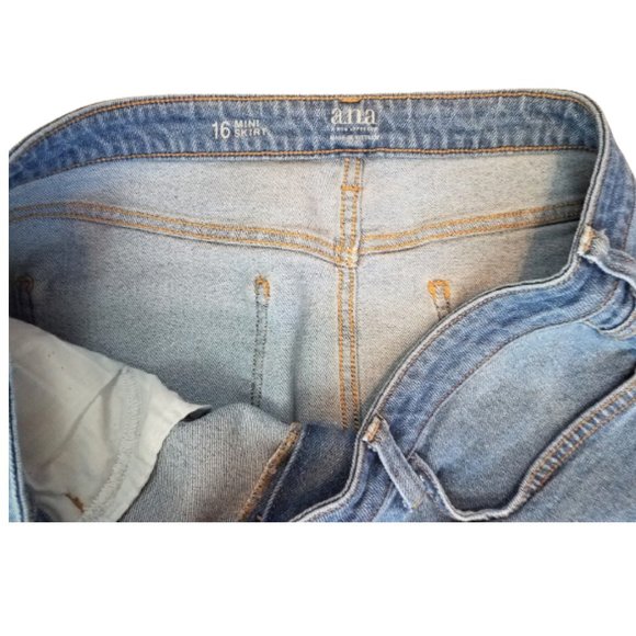 a. n. a. A New Approach Button Front Denim Jean Frayed Hem Mini Skirt Women's 16 - Picture 3 of 3